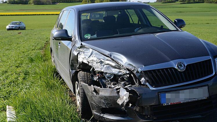 Die beiden Unfallfahrzeuge Foto: Frank Spitzenpfeil