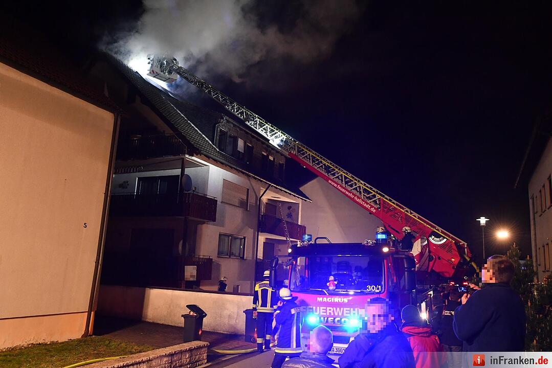 Feuer in Mehrfamilienhaus in Hallstadt im Landkreis Bamberg