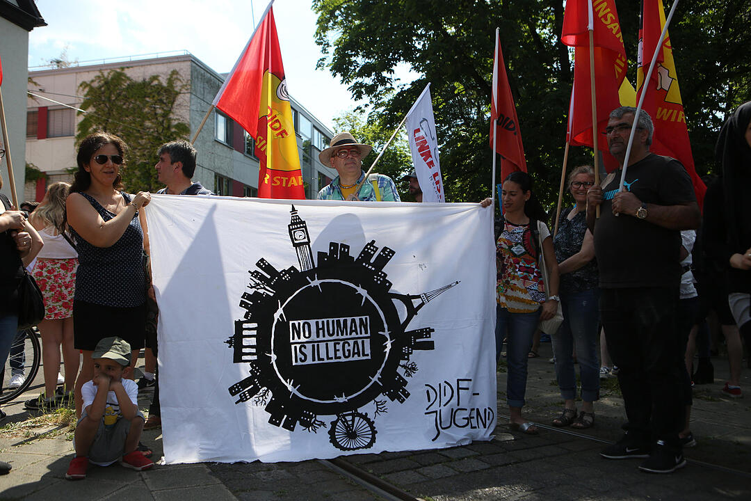 500 Demonstranten protestieren gegen Abschiebepolitik