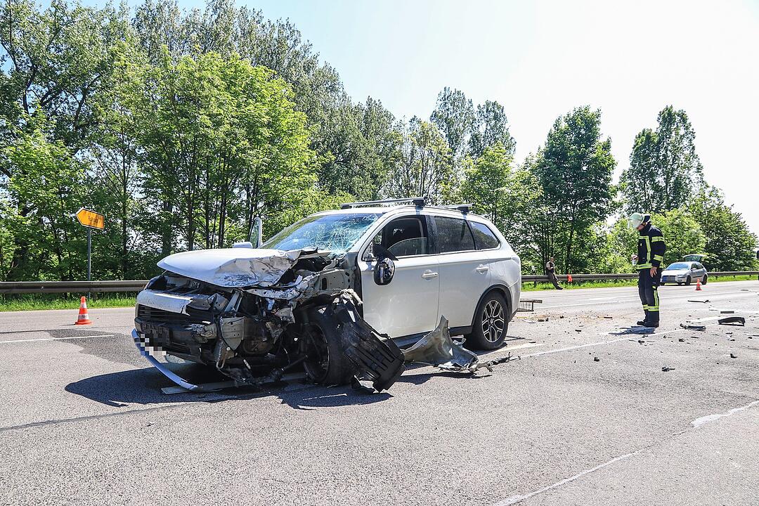 Kradfahrer verstirbt nach Frontalzusammenstoß