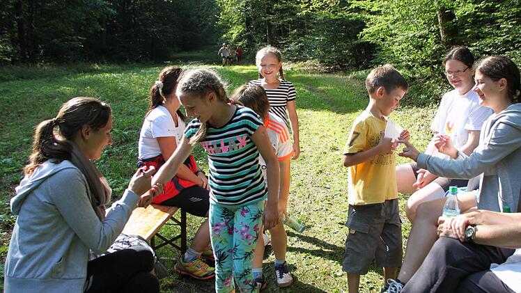 Einen Strich oder Stempel und schon geht´s weiter zur nächsten Runde.