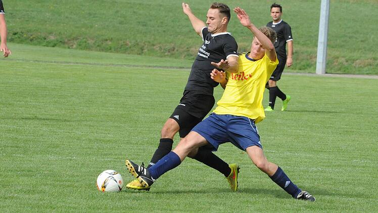 Bilder vom Spiel der Woche bei der SG Oberleicjhtersbach/Modlos gegen den TSV Stangenroth. Foto: Hopf