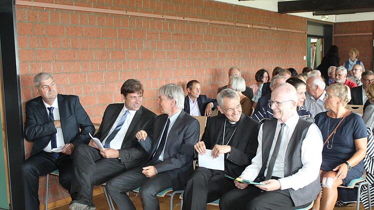 Hermann Greif, der Forchheimer Landrat Hermann Ulm, Thomas Engel, Ludwig Schick und Georg Beirer (v. l.) Foto: Carmen Schwind