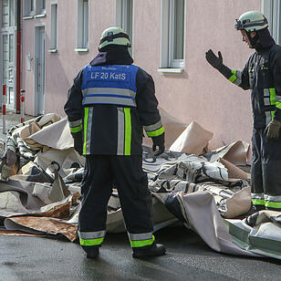 Erste Sturmschäden in Franken