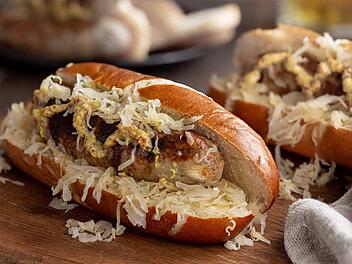 bratwurst-sauerkraut-broetchen.jpg