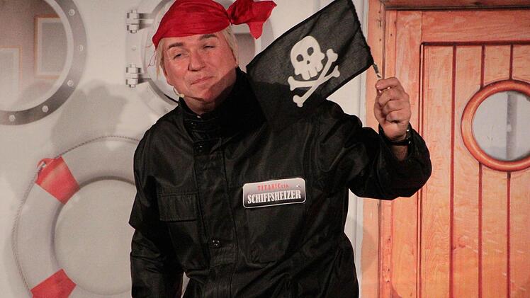 Beckstein als Schiffs(An)heizer. Foto: Josef Hofbauer