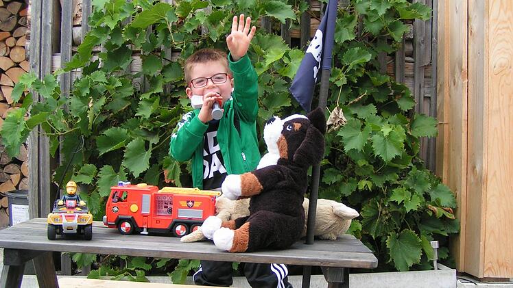 Flohmarkt in Weilersbach.  Fotos: privat