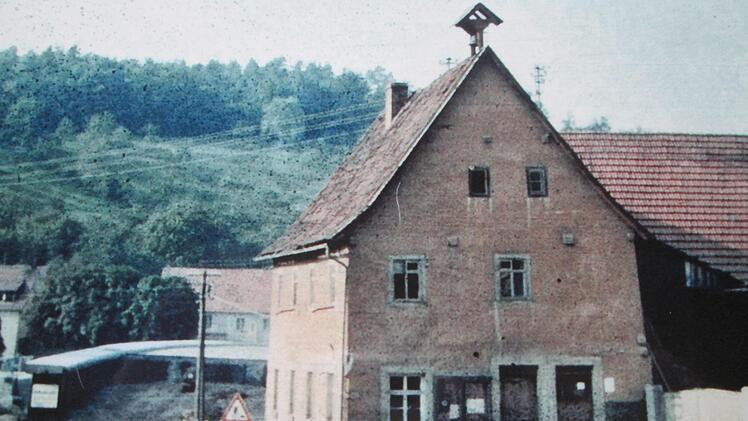 Das einstige Bürgermeisterhaus musste im Zuge des Brückenbaus weichen.  Foto: Archiv Renate Graser