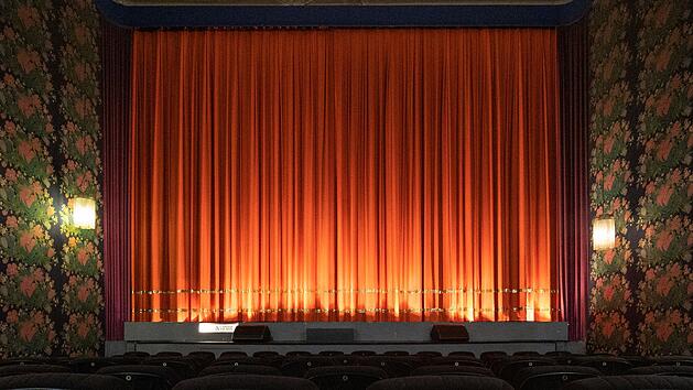"Ein würdiger Abschied": Beliebter deutscher Schauspieler beendet Kariere