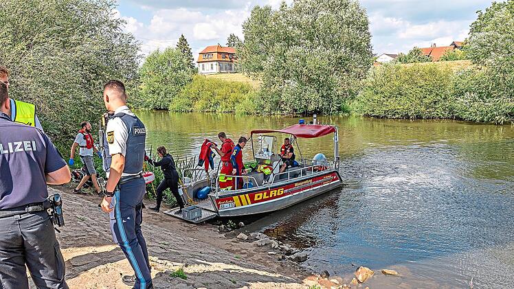 Das DLRG-Boot im Einsatz am Main.News5/Merzbacher