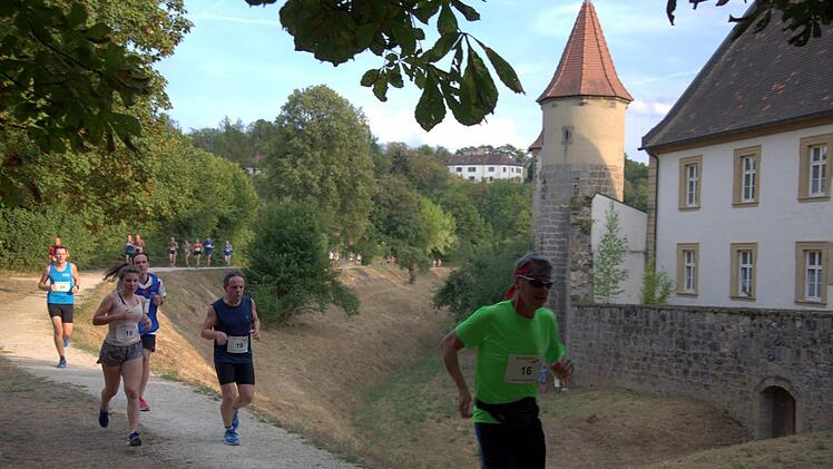 Altstadtlauf rund um Seßlach - eine solche Kulisse haben Sportler selten. Foto: Bettina Knauth