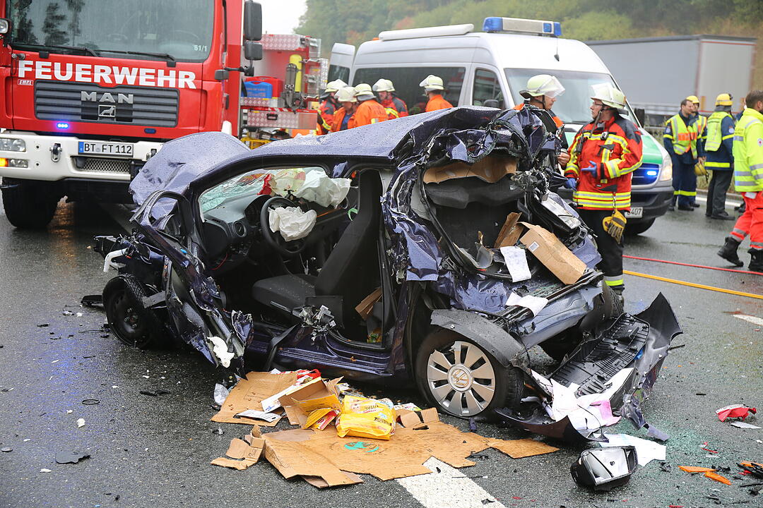 Schwerer Unfall nach Starkregen auf A9 bei Bayreuth