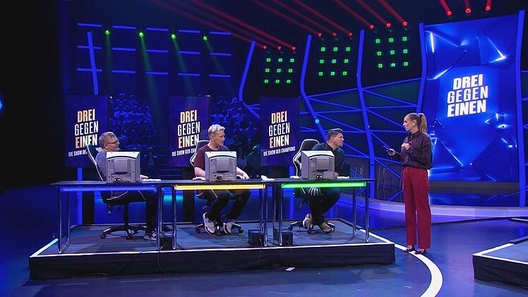 Beim Tetris haben die Promis gegen einen 15-jährigen Meister keine Chance.