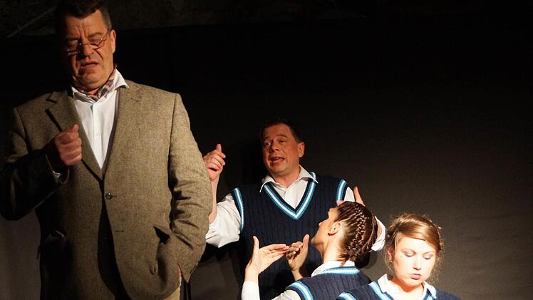 "Elite macht Schule"Foto: Arkadius Guzy