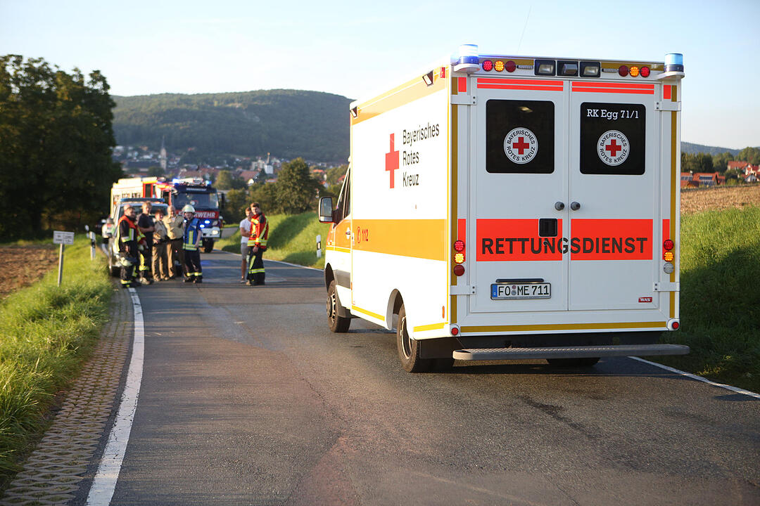 Unterleinleiter: Motorradfahrer kommt von Fahrbahn ab