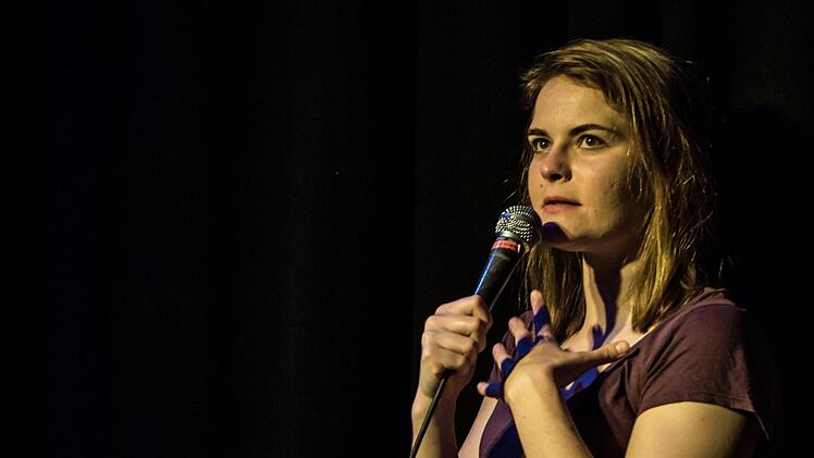 Reichlich Applaus beim Coburg-Debüt: Hazel Brugger gastierte im Jugendzentrum Domino.Foto: Jochen Berger