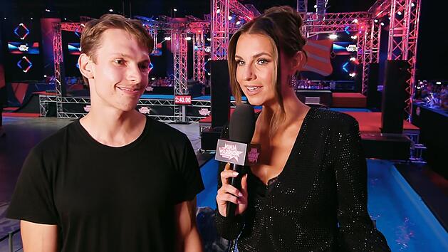 Gro&szlig;e Entt&auml;uschung f&uuml;r alle "Ninja Warrior"-Fans: Ole Janek hatte sich vor dem Finale verletzt und konnte nicht antreten. "Pech gehabt", nahm er seine Absage im Interview mit Laura Wontorra locker. Er z&auml;hlte zu den ganz gro&szlig;en Favoriten.