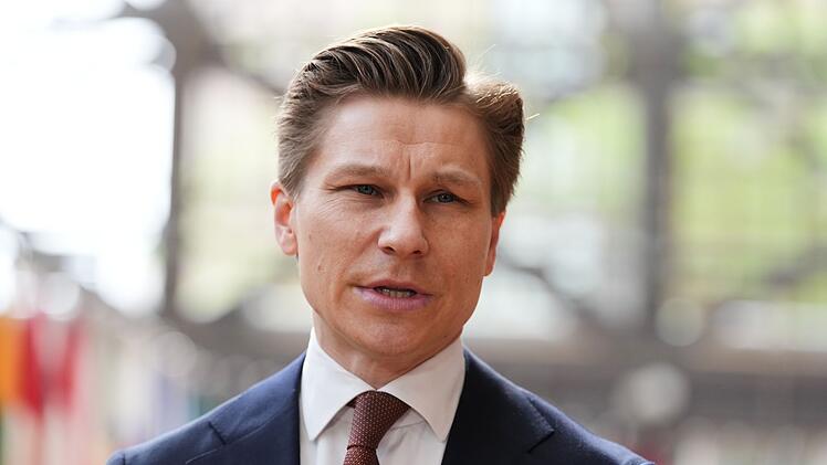 Verteidigungsminister Antti H&auml;kk&auml;nen