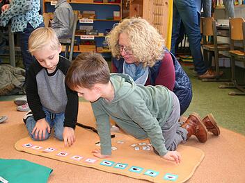 Eltern und Schüler konnten sich beim Tag der offenen Tür in der  Montessori-Schule Rhön-Saale in Sandberg über die Montessori-Pädagogik informieren.    Doreen Werner/Montessorischule