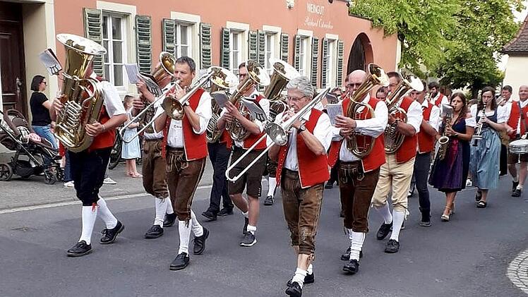 Sommerach lädt zu musikalischem Weinspaziergang Anfang Juni ein - mit 5 Stationen