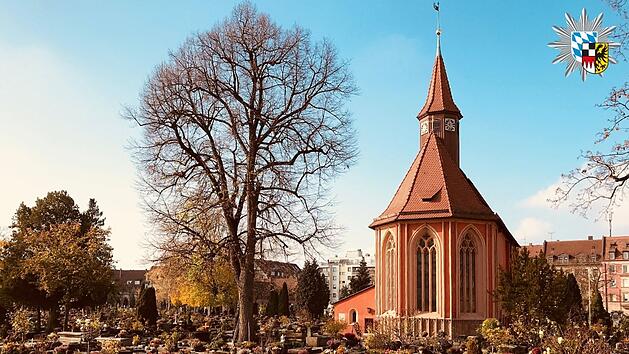N&uuml;rnberg: Seniorin auf Johannisfriedhof eingesperrt - Feuerwehr mit ungew&ouml;hnlicher Rettungsktion