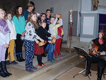 Der Kinder- und Jugendchor des Gesangvereins Veitlahm (Leitung: Ulrike Brandl) wusste beim Konzert der Sängergruppe Mainleus besonders zu gefallen. Foto: Karl Klippel