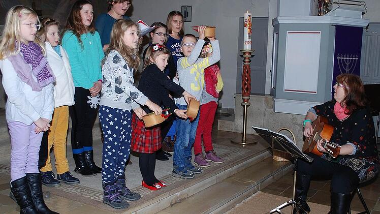 Der Kinder- und Jugendchor des Gesangvereins Veitlahm (Leitung: Ulrike Brandl) wusste beim Konzert der Sängergruppe Mainleus besonders zu gefallen. Foto: Karl Klippel