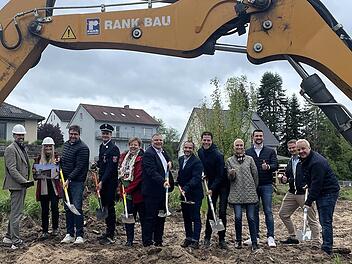 Volkach erhält neues Feuerwehrhaus - Bauarbeiten beginnen mit Spatenstich Volkach erhält neues Feuerwehrhaus - Bauarbeiten beginnen mit Spatenstich