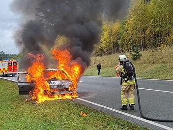 Autobrand auf der B22 Autobrand auf der B22
