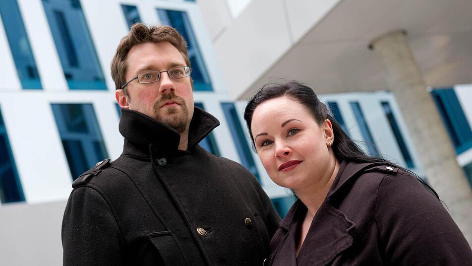 Die Macher von "Hoaxilla" wollen mit ihrer Seite Verschwörungstheorien wissenschaftlich aufklären. Foto: Sven Hoppe/dpa