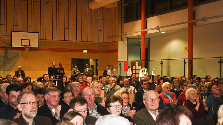 Die Uehlfelder Halle war voll.  Fotos: Sonja Werner