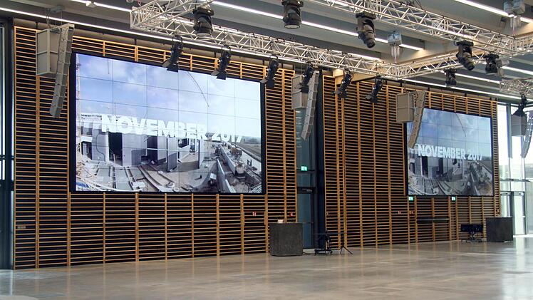 Impressionen von der Einweihung des "Halftime"     Foto: Richard Sänger