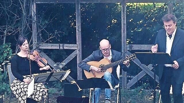 Das Trio beim Konzert in Leutenbach