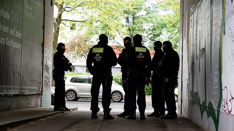 Razzia gegen Kriminalit&auml;t und Schusswaffen