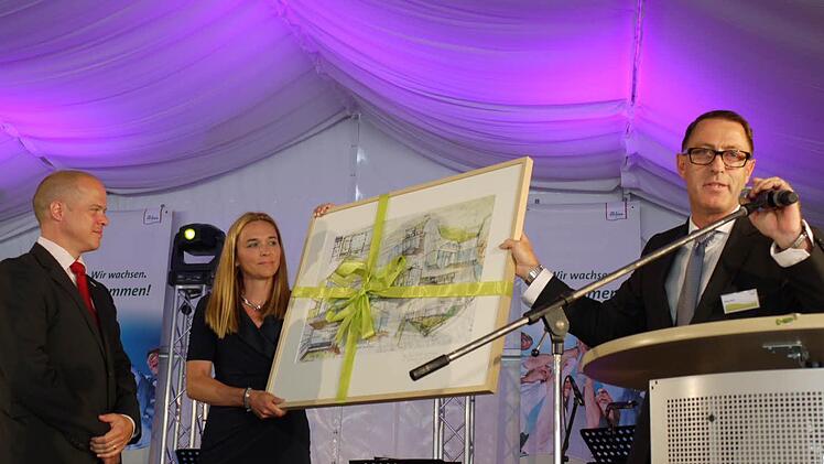 Das Bild ist ein Geschenk der Belegschaft. Foto: Pauline Lindner