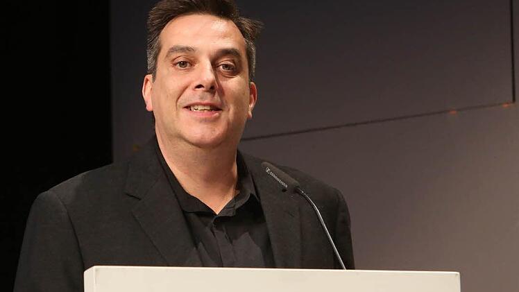Der Chefdramaturg des Theaters, Remsi Al Khalisi, sprach ein Grußwort