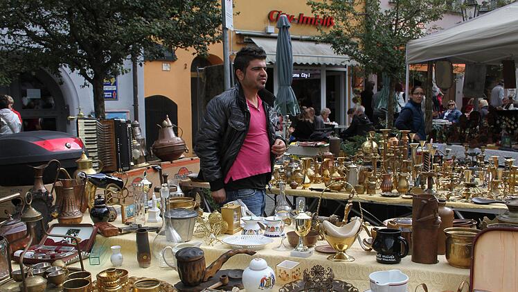Fast schon orientalisch mutete dieser Stand an: Hier glänzte alles in Gold.