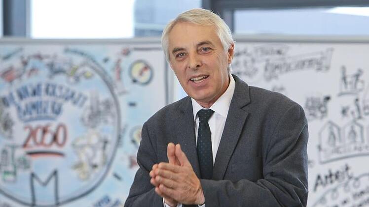 Manfred Riederle vom Bayerischen Städtetag während seines Impulsvortrags bei der Denkwerkstatt am Samstag Foto: Barbara Herbst
