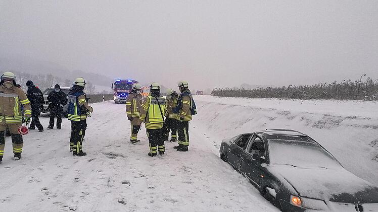 Am Dienstag hat sich ein Verkehrsunfall zwischen Kirchehrenbach und Leutenbach ereignet. Foto: Feuerwehr Kirchehrenbach