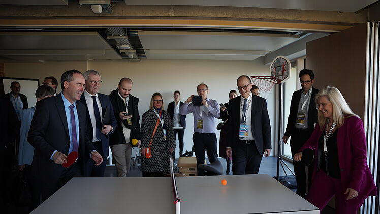 Bamberg: Aiwanger eröffnet Digitales Gründerzentrum LAGARDE1 - "Innovationstreibende von Morgen"