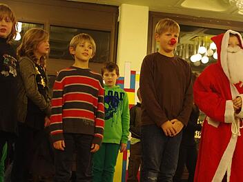 Die Bandklasse der Gottfried-Neukam-Schule beim Singspiel "Rudolph, das kleine Rentier" Foto: Heike Schülein