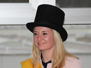 Mit Charme, Tatkraft und Zylinder  hat es Ramona Brehm zur "Miss Handwerk" geschafft.Foto: Oliver Schmidt