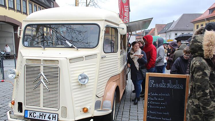15 Foodstände waren bei der ersten Auflage im März 2019 in Lichtenfels dabei und trotz des regnerischen Wetters gut besucht. Foto: Markus Häggberg
