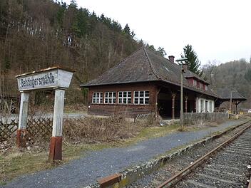 Noch ist der Bahnhof in Behringersmühle kein schöner Anblick. Archivbild: Thomas Weichert