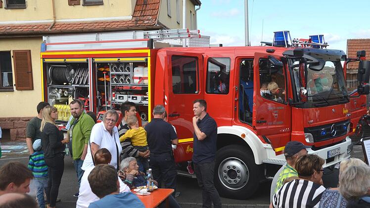 150 Jahre Freiwillige Feuerwehr Garitz war der Anlass für eine kleine Feier vor dem Gerätehaus in der Seehofstraße. Peter Rauch