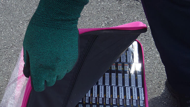 N&uuml;rnberg: Zoll erwischt Schmuggler: 31.400 Zigaretten sichergestellt