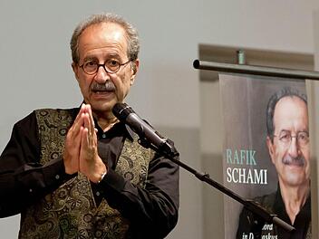 Rafik SChami stellte seinen neuen Roman "Sophia oder Der Anfang aller Geschichten" in Coburg vor. Foto: Jochen Berger