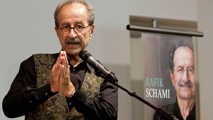 Rafik SChami stellte seinen neuen Roman "Sophia oder Der Anfang aller Geschichten" in Coburg vor. Foto: Jochen Berger