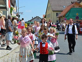 Auch das 45. Kirschenfest hat die Besucher in Scharen nach Pretzfeld gezogen. Höhepunkt war der Umzug am Sonntag. Fotos: Wilfried Roppelt