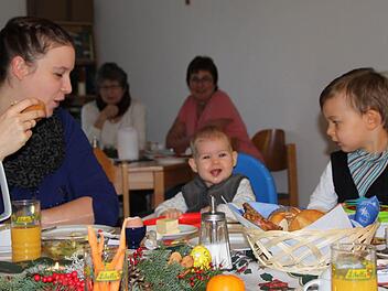 Das gemeinsame Frühstück vom Familientreff La Mama findet jeden zweiten Dienstag im Monat im evangelischen Gemeindehaus statt. Foto: Ulrike Müller
